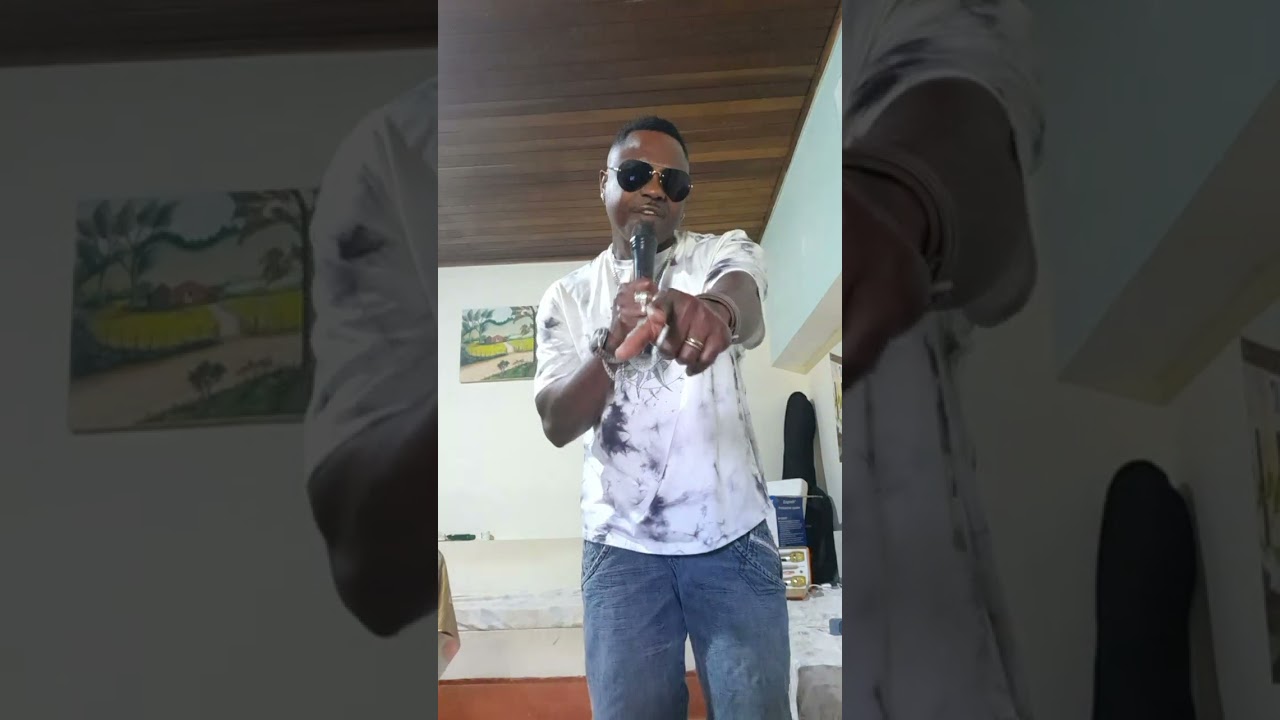 Ivan pablo canta música voa livre grupo arrocha 