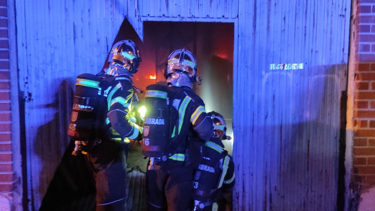 Bomberos: incendio industrial en Humanes de Madrid