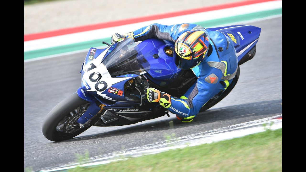 Yamaha R1 2008 in Hockenheim - Sep 2022 - Mike is riding