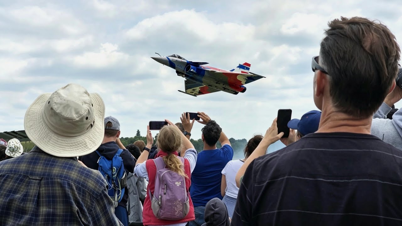 AWESOME RAFALE DISPLAY TEAM WOW CROUDS @ COSFORD AIRSHOW