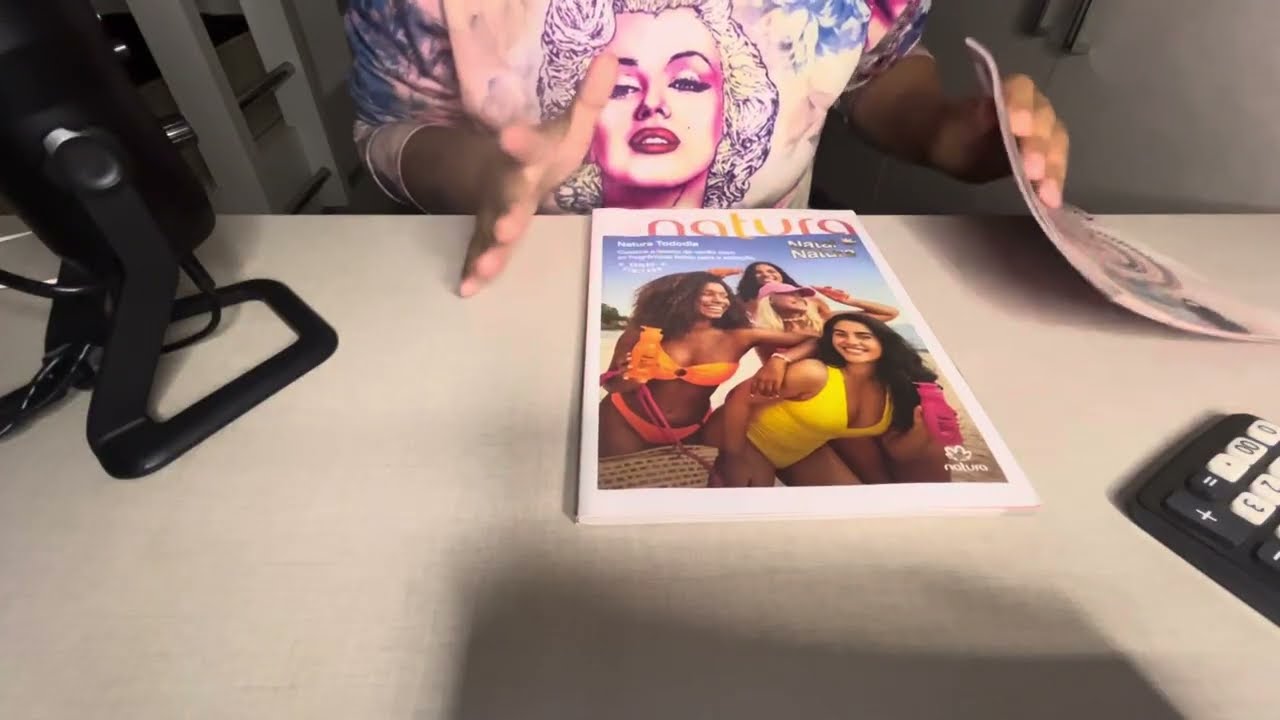 ASMR: FAZENDO COMPRAS EM REVISTAS 