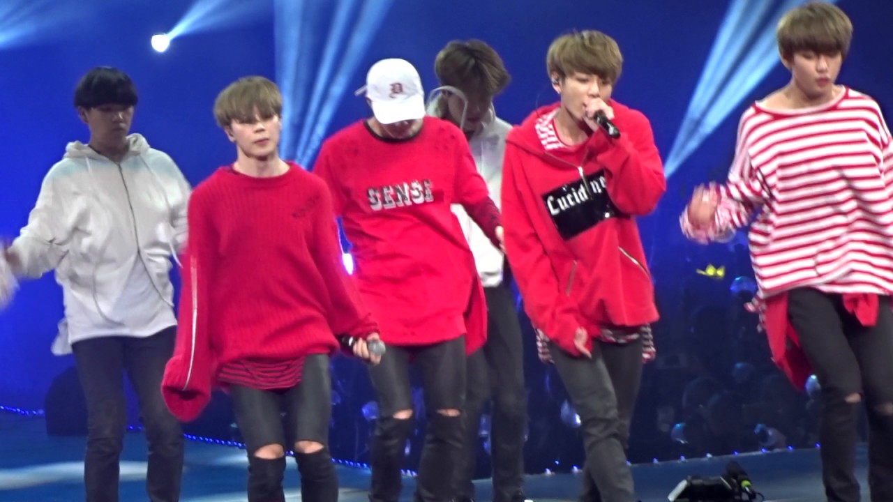 BTS WINGS TOUR NJ Concert 2017 - Lost (Jin, Jimin, V, Jungkook)