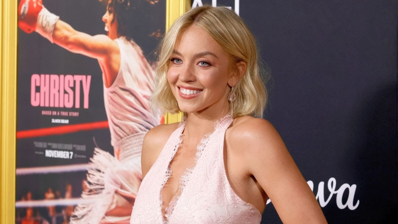 Sydney Sweeney’s 🔥 Black Lace Bodysuit + Feather Boots Reveal!😱