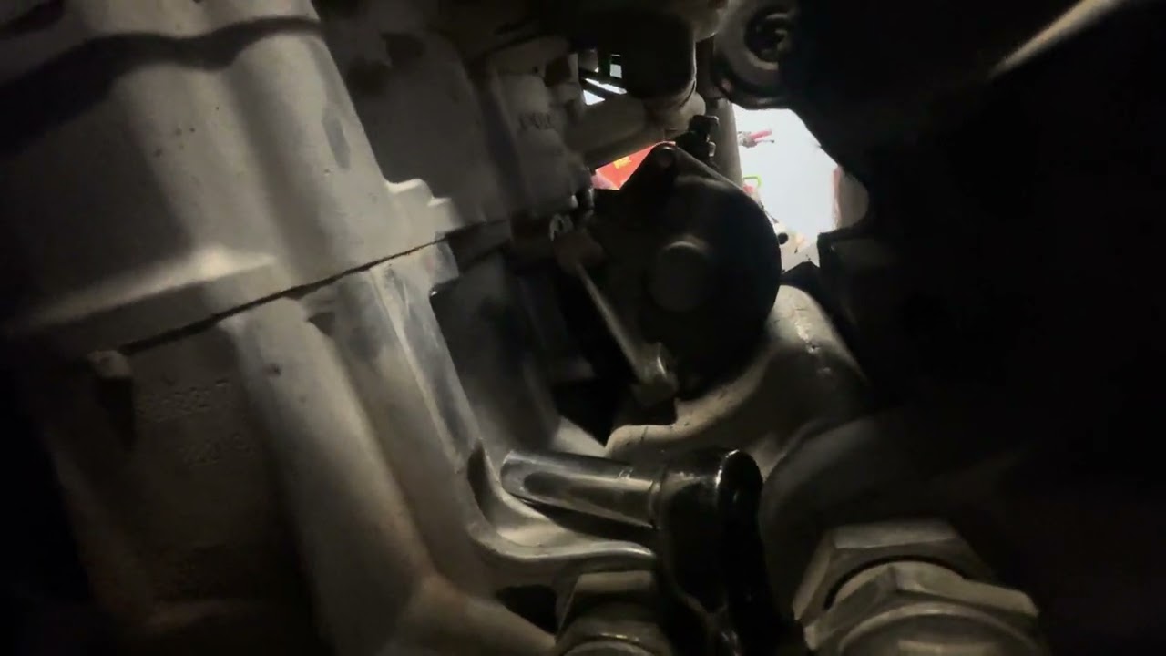 Easy Polaris Rzr Xp 900 starter removal / starter replacement / starter o-rings oil leak xp900