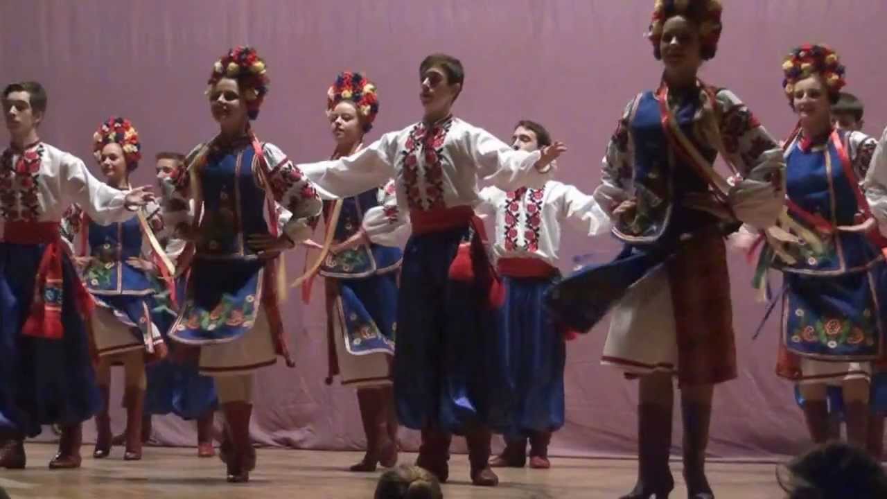 Dansuri populare slave cu elevi de la Colegiul 