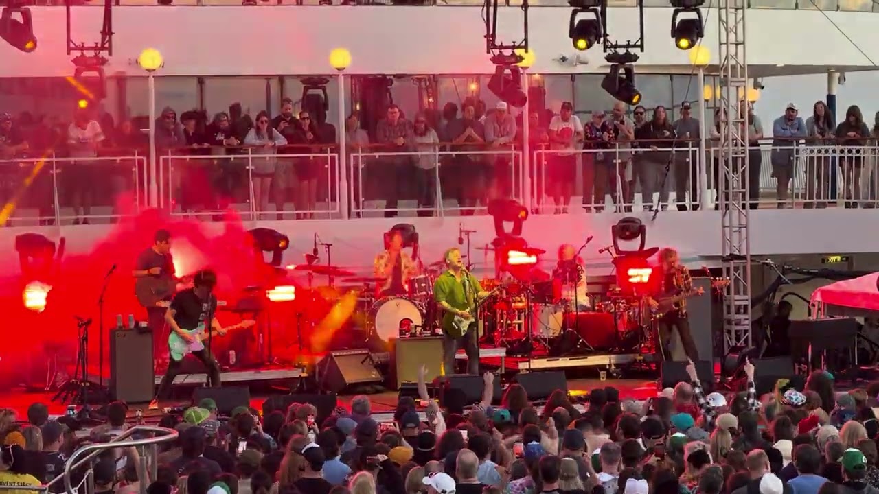 Modest Mouse - What People Are Made Of - Ice Cream Floats 2026 (02/08/2026)