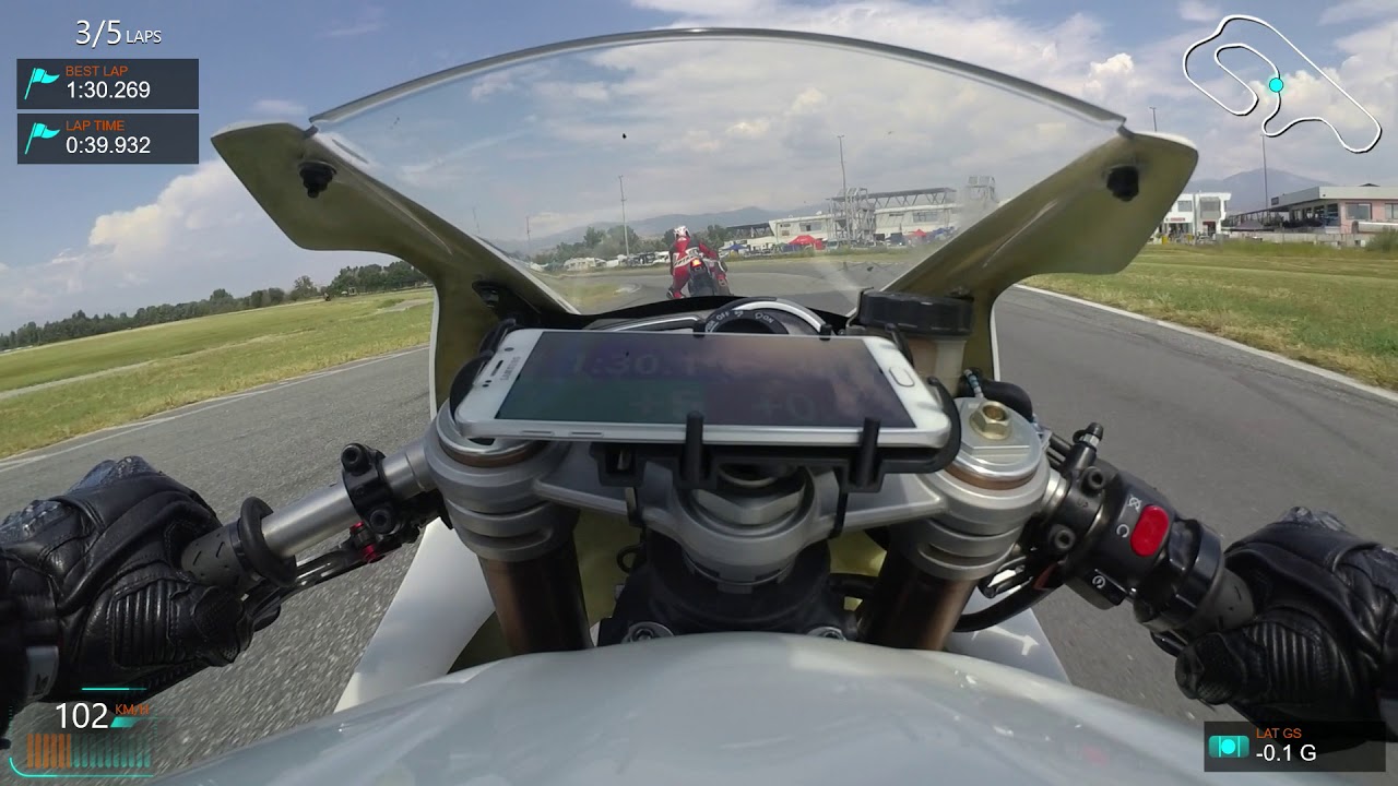 BMW S1000RR vs Triumph Daytona 675