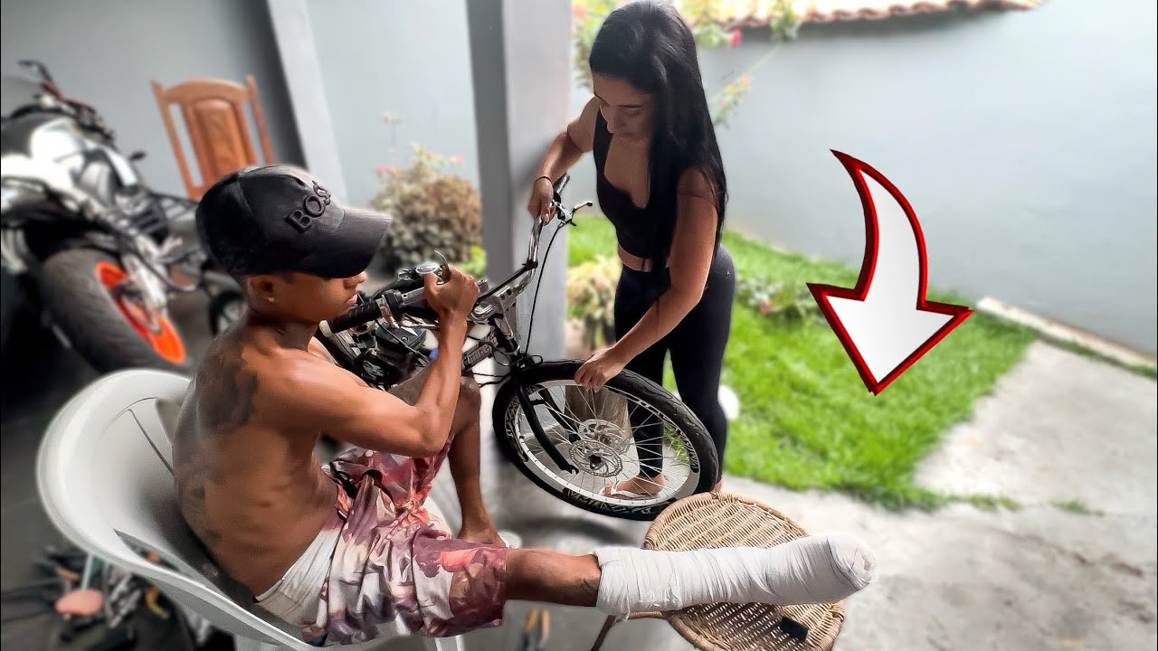 ELA CONCERTOU MINHA MOTORIZADA