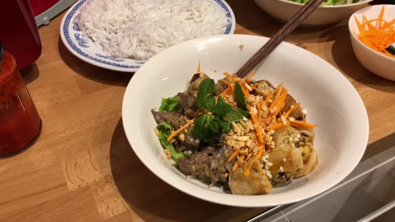 1- Bò Bún Nem