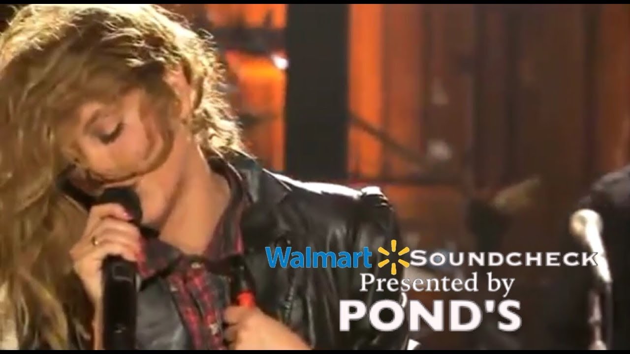 Yo no soy esa Mujer - Paulina Rubio Live at Walmart Soundcheck presented by Pond's.
