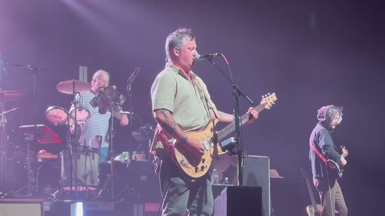 Modest Mouse - Teeth Like God's Shoeshine (Houston 06.07.23) HD