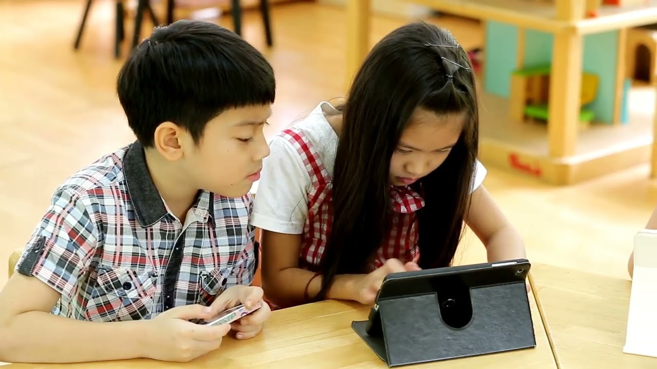 Mariam and Youssef code games and control robots with block coding&mdash;fun, learning, and joy await!