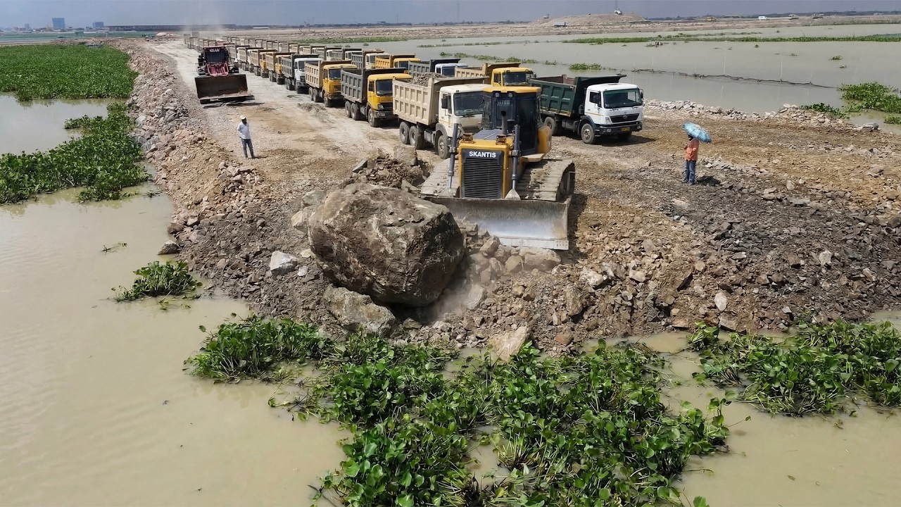Perfectly Landfilling Powerful Machines Working, Bulldozer Wheel Loader Move Stone Level, Dump Truck