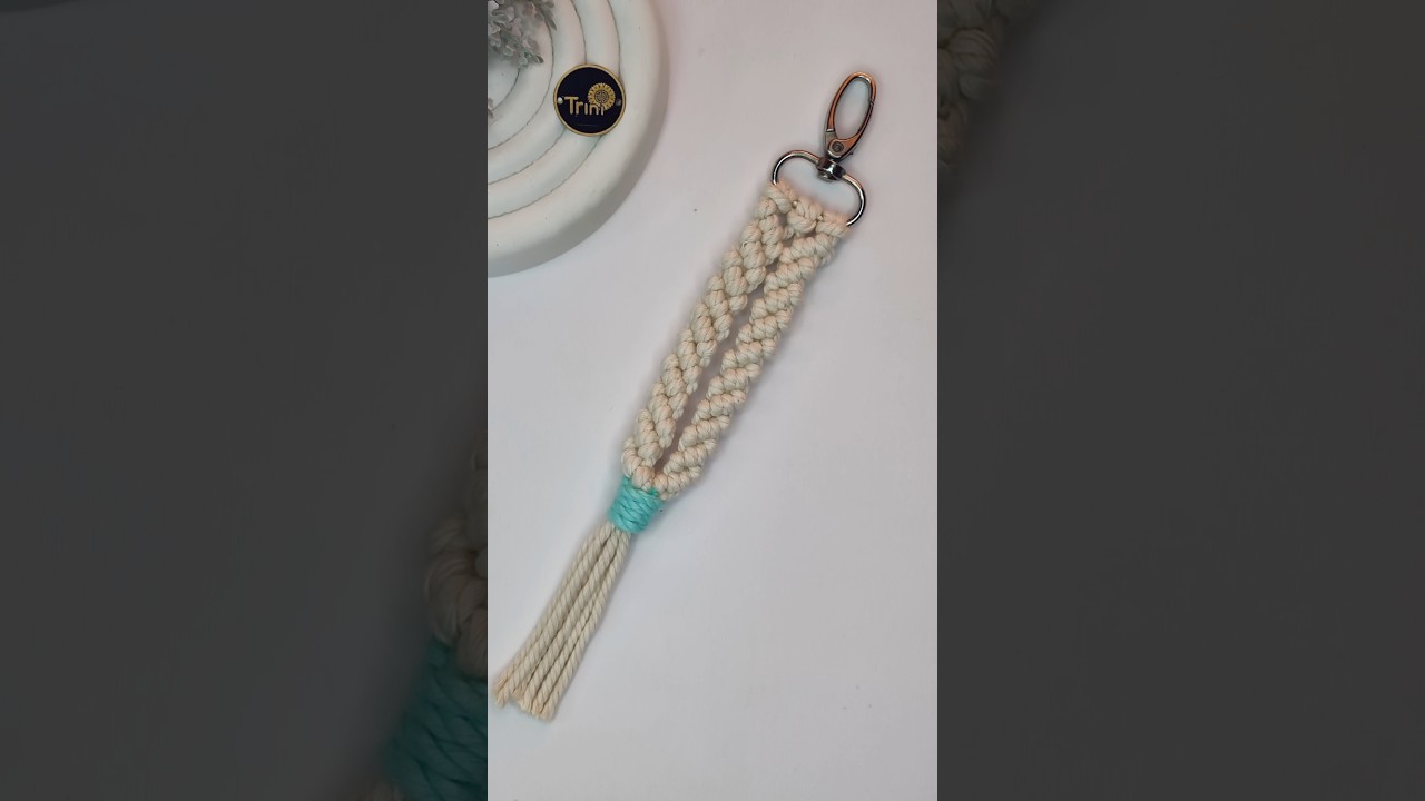 Macrame Keychain Tutorial | Diagonal Double Half Hitch Knot 