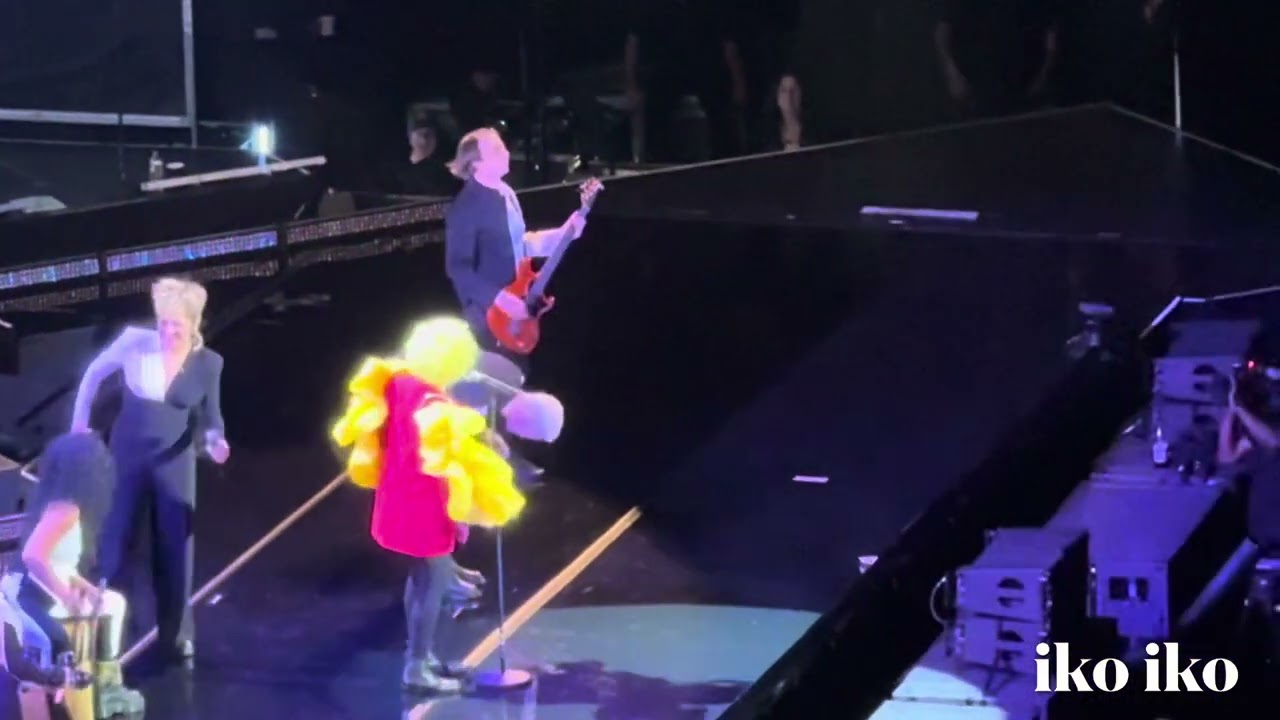 Cyndi Lauper “iko iko” (Sugar Boy and His Cave  Cutters cover) Madison Square Garden 10-30-24