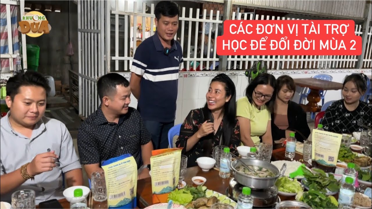 Khương Dừa mời bữa cơm thân mật cảm ơn các đơn vị tài trợ Học Để Đổi Đời mùa 2