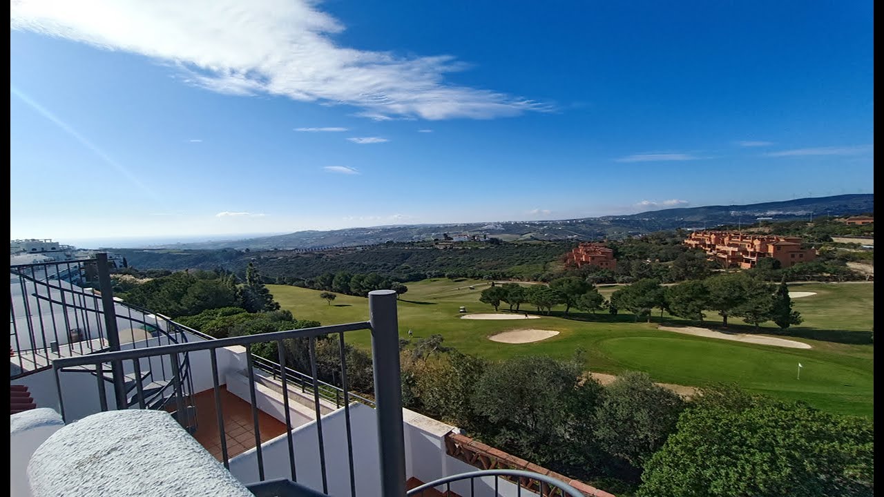 Ático de Ensueño en Hacienda Casares – Exclusividad y Vistas Inigualables