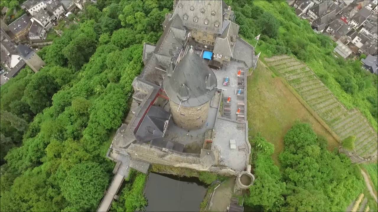 Burg Stahleck Bacharach am Rhein &Uuml;berflug mit Drohne Phantom 3