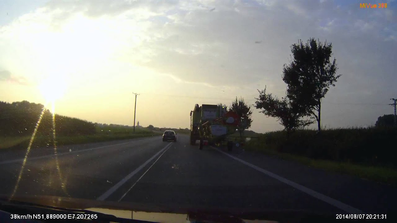 Claas combine op rupsbanden.