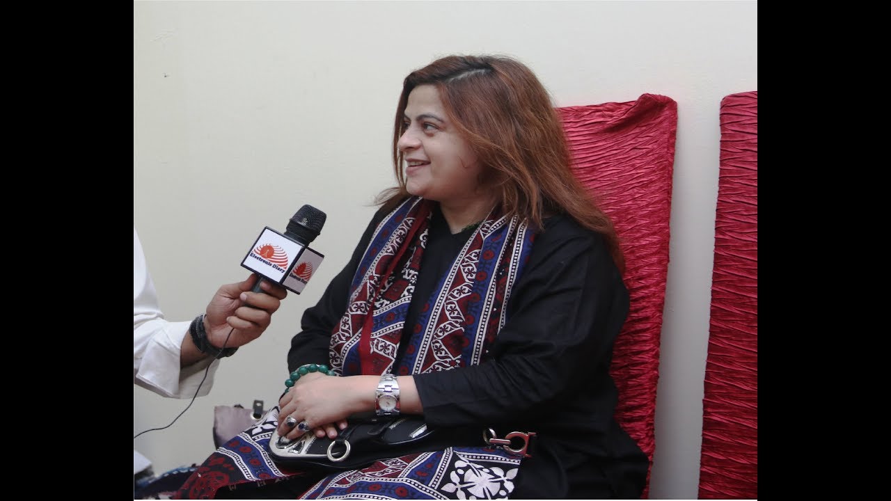 Amber Mehak & Taaj Mastani -Singing for ED
