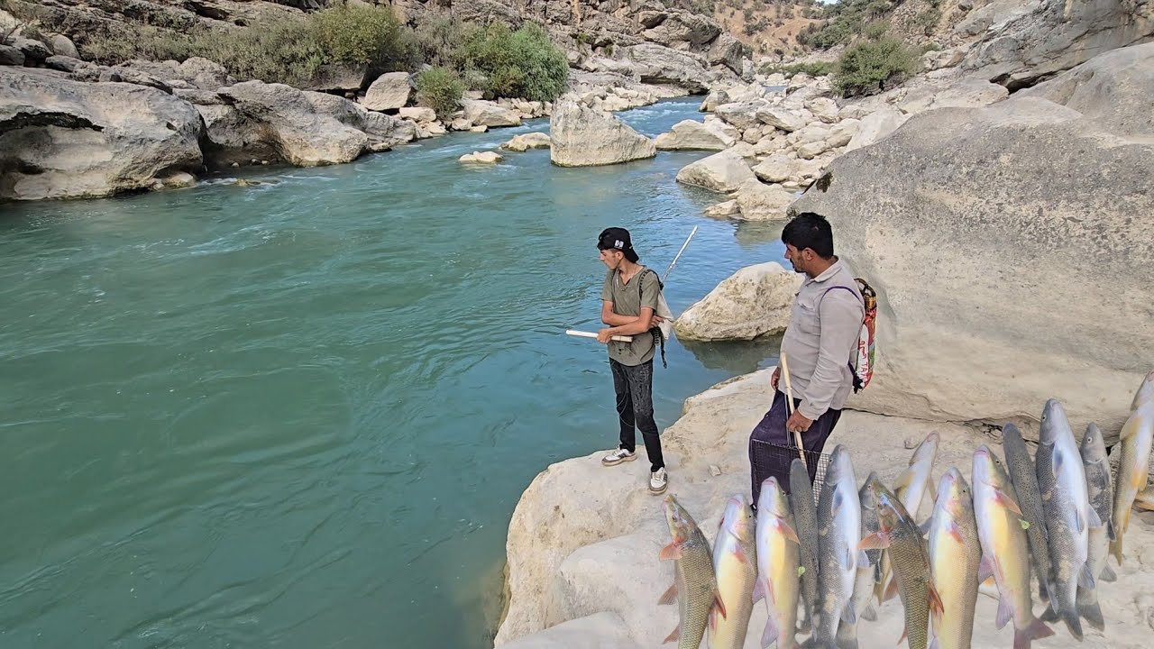 🎣 Amazing Catch of Big Fish in the Zagros River | Real Adventure of Nomadic Life 🐟⛰️