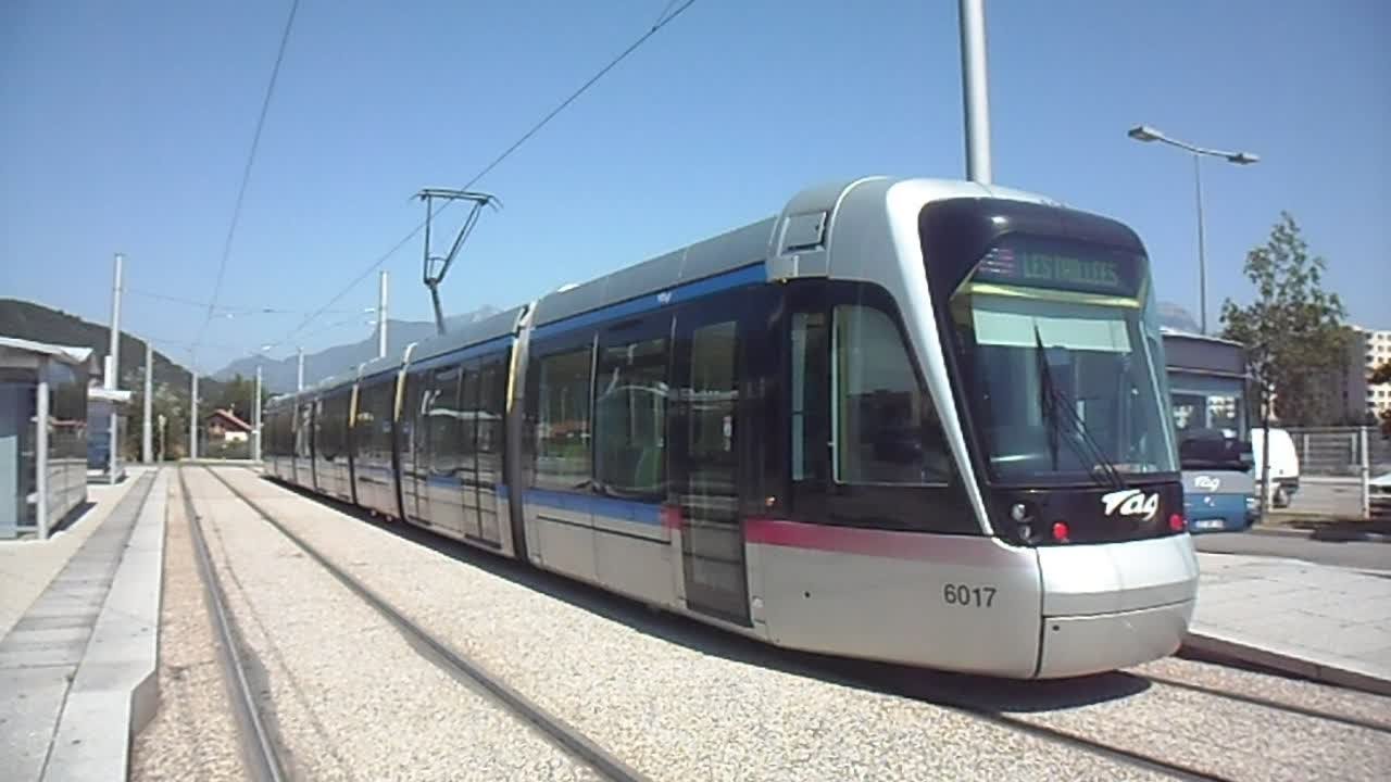 [Grenoble] Mise à quai Tram C à Seyssins le Prisme
