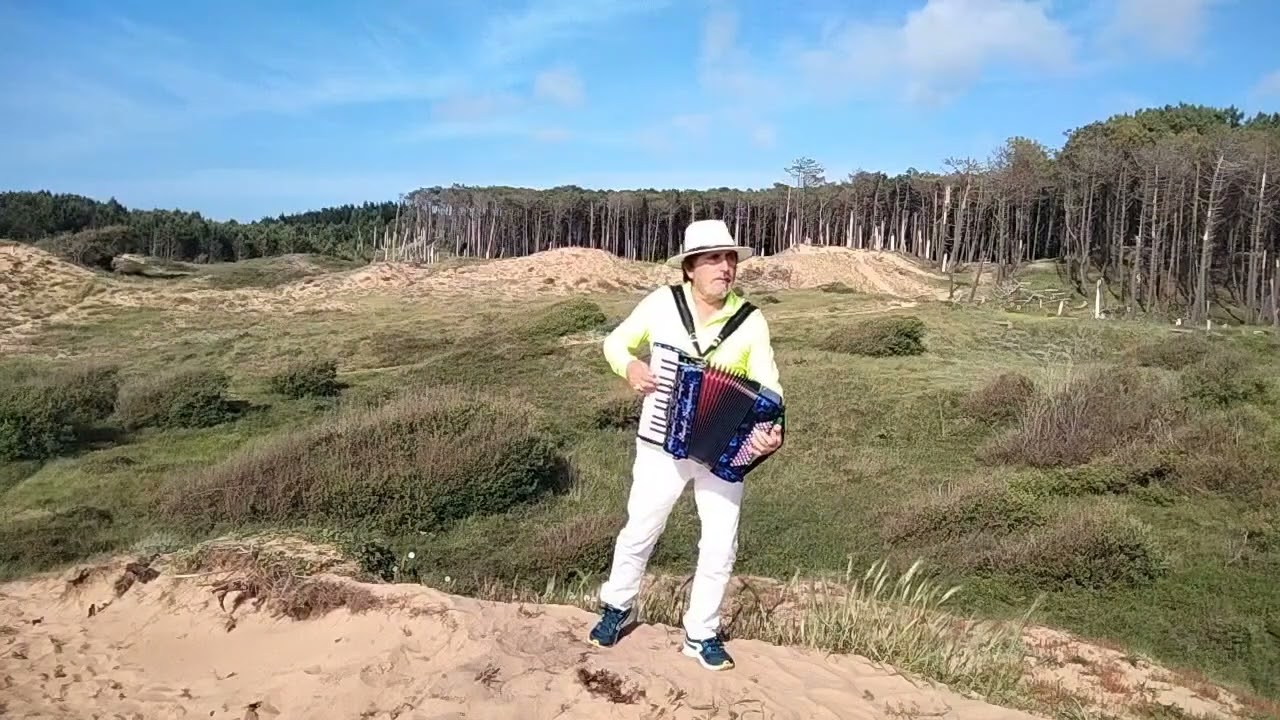 Y NOS DIERON LAS DIEZ  - DE JOAQUIN SABINA -  CANTAUTOR ESPAÑOL - DESDE LAS DUNAS DE LIENCRES - ESP.