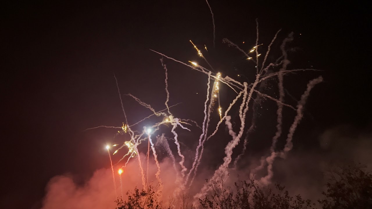 2021/2022 EPCOT New Years Eve Fireworks (iPhone 13 Pro Max 4K 60fps)