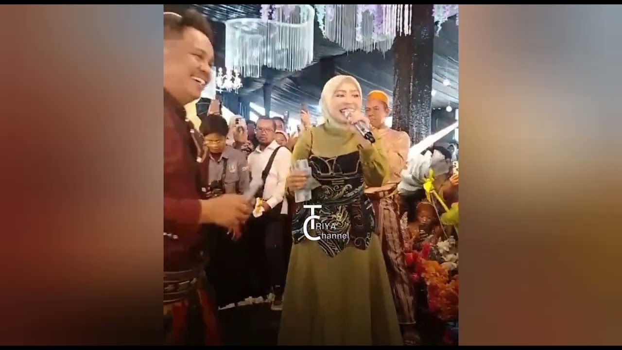 SELFI YAMMA DAPAT FULL SAWERAN !! OFF AIR WEDDING.ANGGANA,KALTIM)