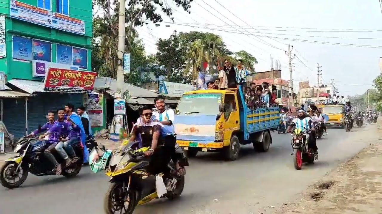 Huge bike rally of Argentina 🇦🇷 fans in Shariatpur town, Bangladesh 🇧🇩 #WorldCup2022 #Qatar2022
