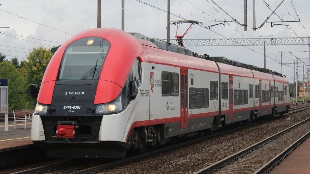 Wjazd I odjazd EN76-035 jako KW na stacji Opalenica 