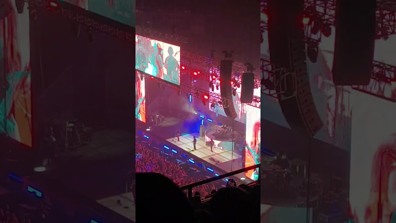 IV OF SPADES @ SM Mall of Asia Arena (Day 1) - Ilaw Sa Daan