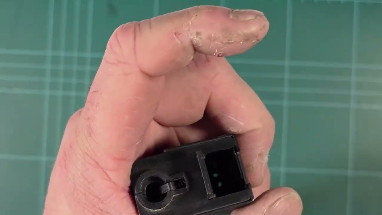 How to load a High-Capacity (hi-cap) Airsoft Magazine
