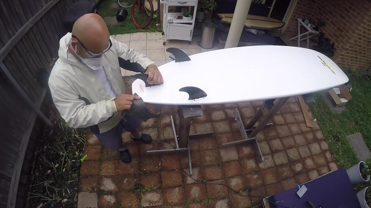 How to fix your own surfboards   - Epoxy made