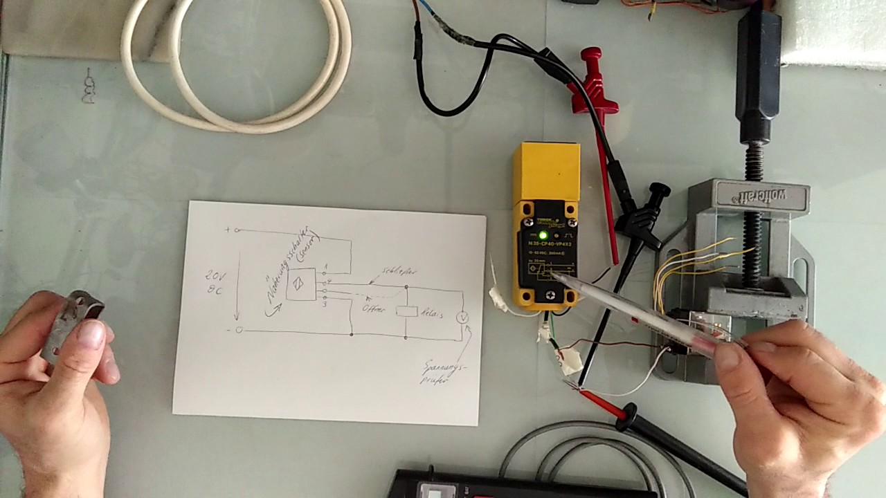 Induktiver Näherungsschalter / Näherungssensor (Fa. TURCK in Germany) - Funktion und Inbetriebnahme
