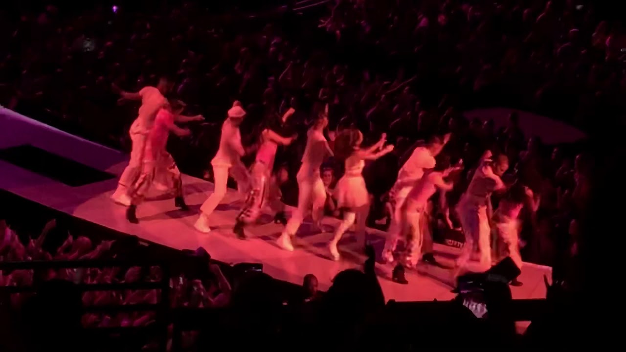 Ariana Grande - Side to Side - Sweetener World Tour Dublin - 22/09/2019