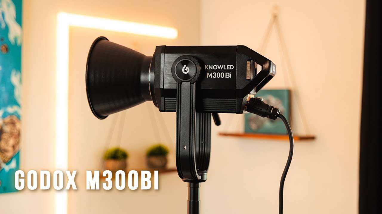 This LED LIGHT is REALLY GOOD...and it's BI-COLOR! (Godox Knowled M300BI)