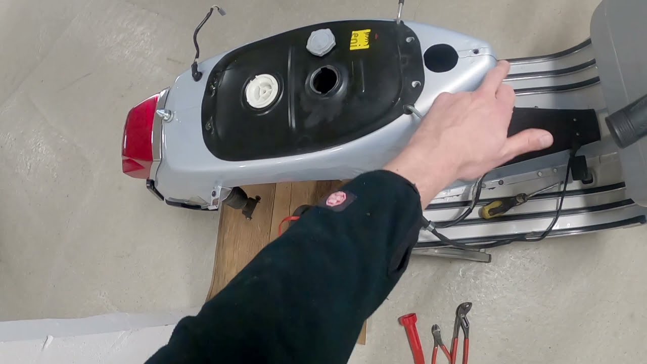 Vespa px / How to install a fast fuel tap