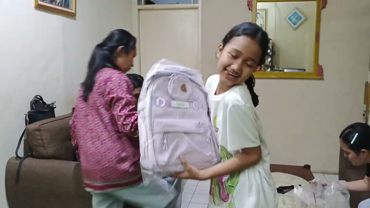 Beli Tas Sekolah Baru 2025