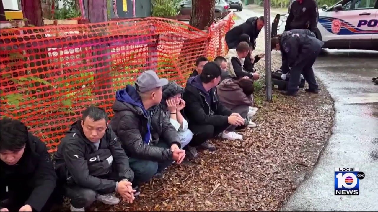 Police pull over van with several smuggled migrants, mostly Chinese