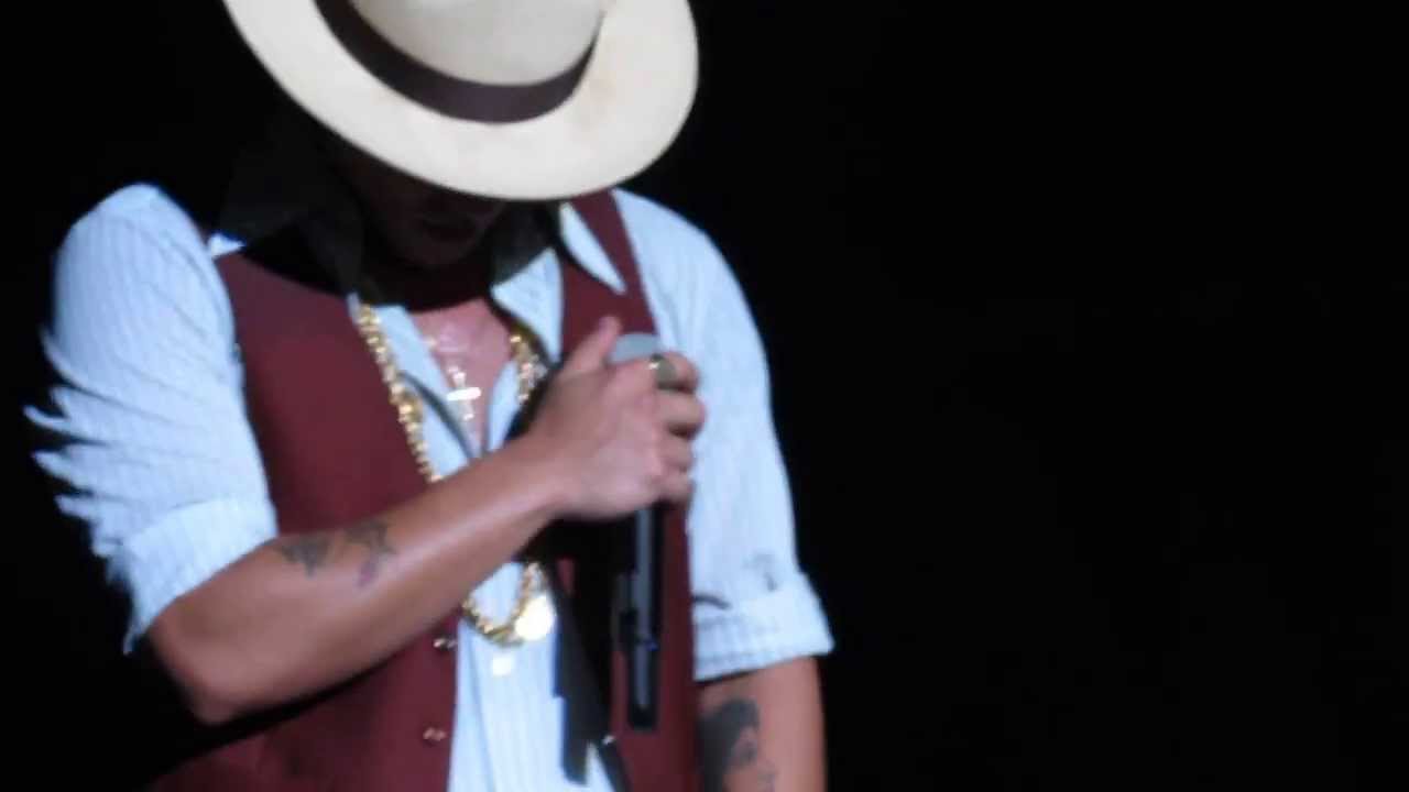 Bruno Mars- When I Was Your Man Lisbon 2013