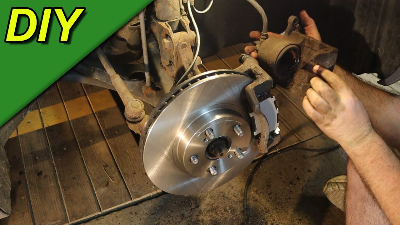 Замена передних тормозных колодок и ротора на Toyota Matrix 4WD 2006 года | The Fixit Shed