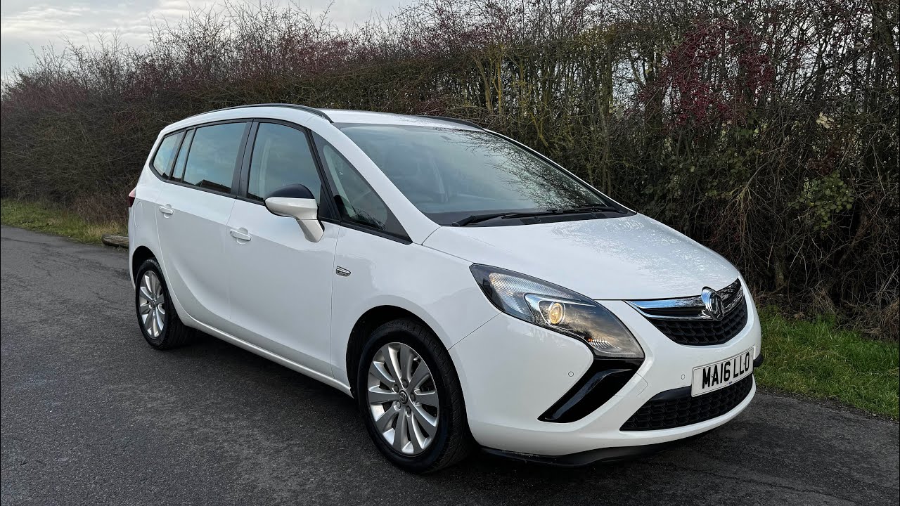 MA16LLO (16) 2016 Vauxhall Zafira 1.4 petrol 6 speed automatic 7 seats white 