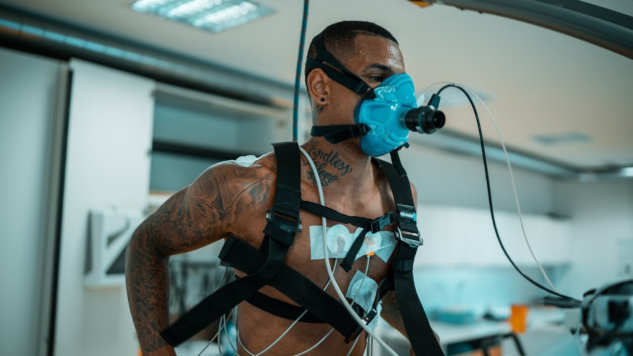 Daniel Keita-Ruel - Profifussballer beim Medizincheck, Vertragsunterschrift - Instagram Trailer