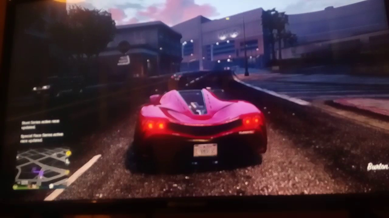 GTA V Online pelaaja p&ouml;lliauto