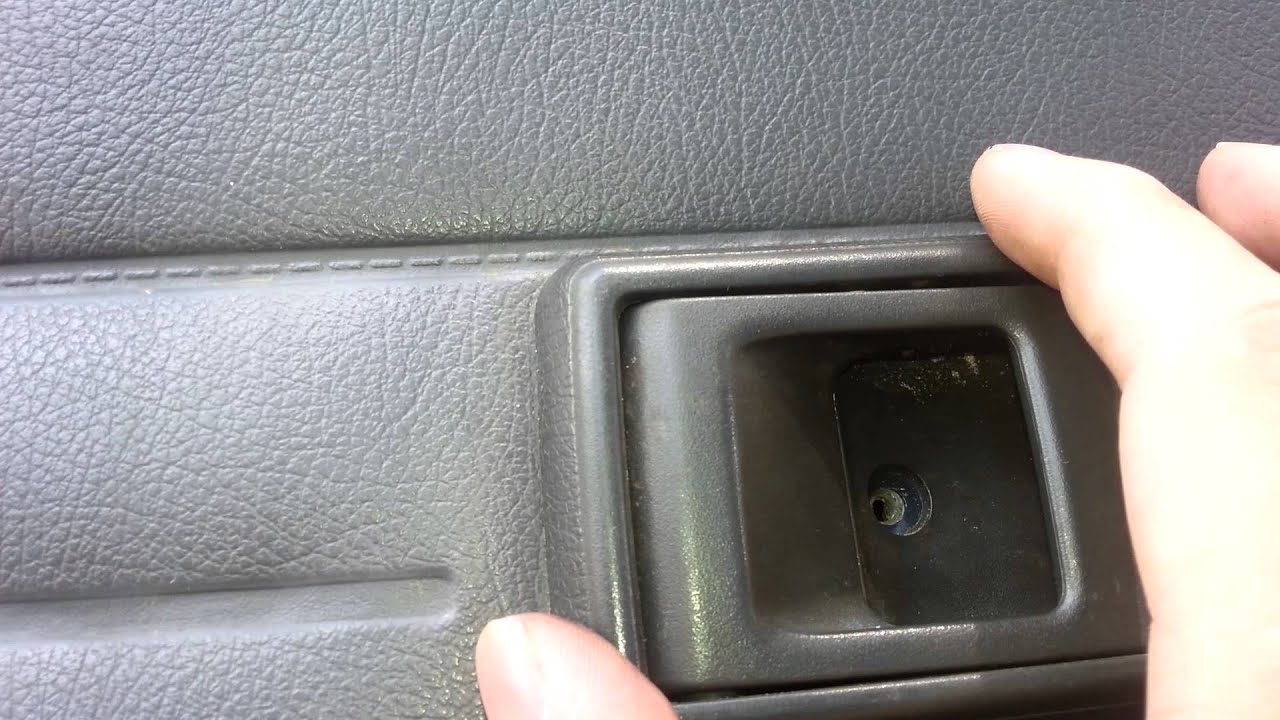 Toyota Hilux / Pickup / 4Runner Removal/Install of inside door handle