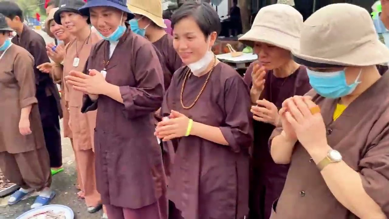 THẦY NHUẬN LÂN CÙNG MỌI NGƯỜI ĐI MUA CÁC CON VẬT ĐỂ CỨU MẠNG CHO CHÚNG