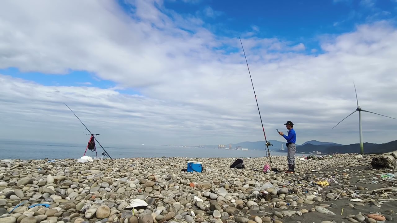 P7 MAX 第二次測試帶餌空投釣魚，載鉛重八兩沒問題，釣午仔魚（四指馬鮁）