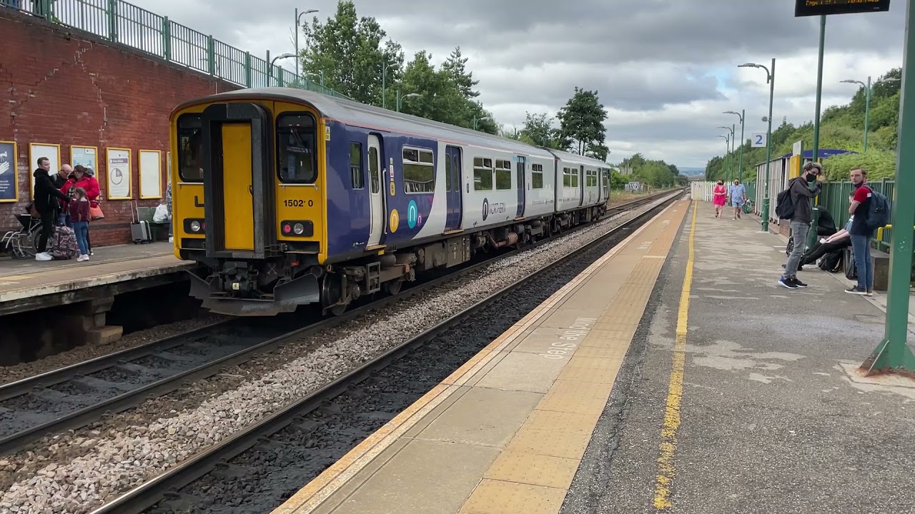 2 Trains at Meadowhall Interchange (31st July 2021)