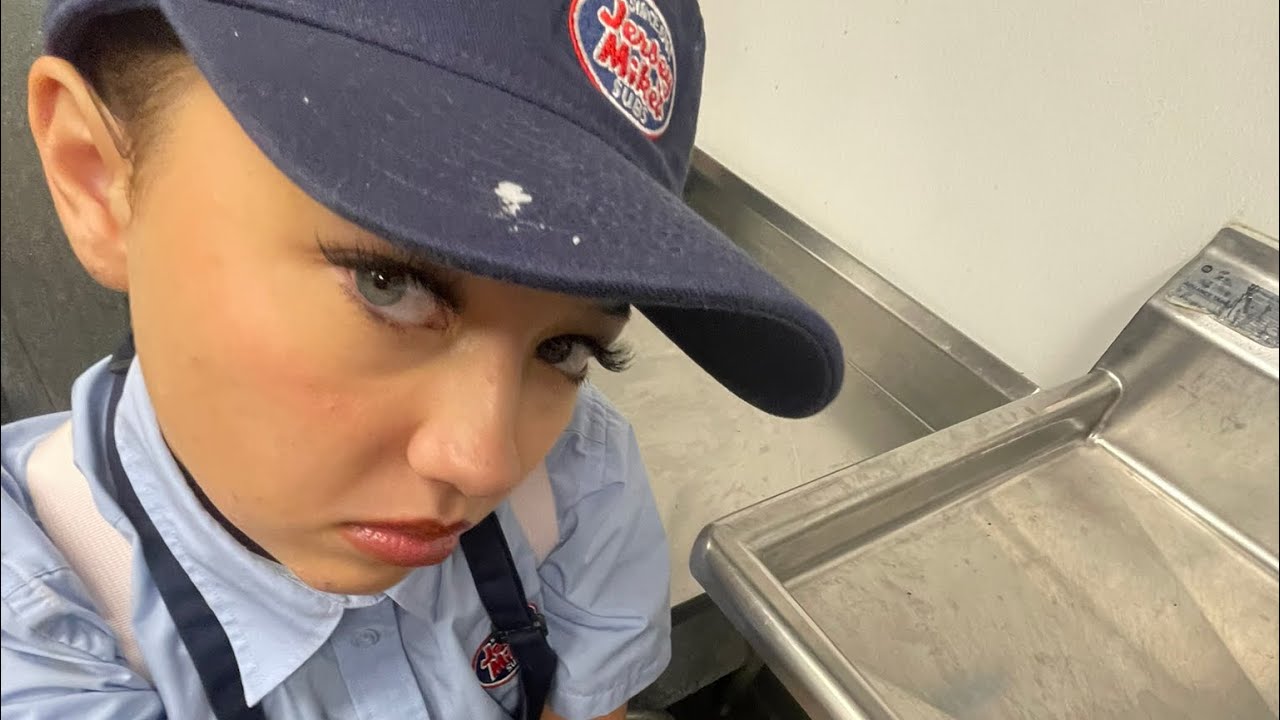 ASMR | JERESYMIKES WORKER SCRATCHES YOUR SCALP